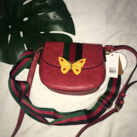 Red Purse ❤️💚❤️ - Picture 2 of 4